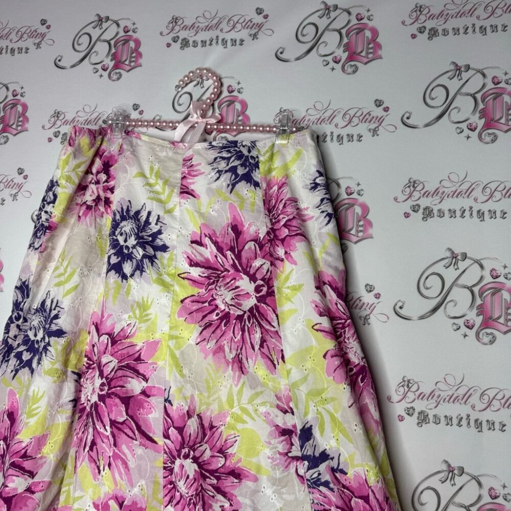 M&S classic skirt crochet pattern throughout flowers white green pink purple - Picture 4 of 11